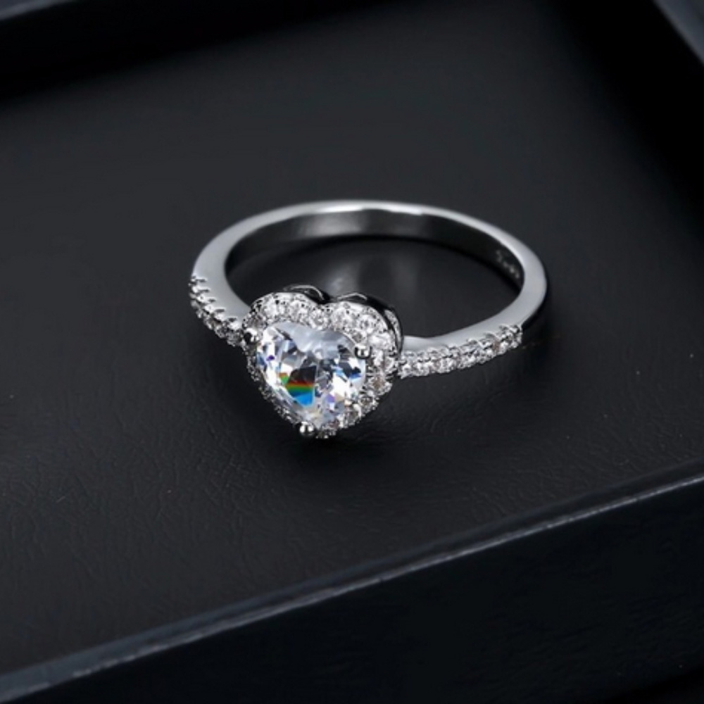 ๐ LAST Glamour Heart ๐ Crystal ๐ Silver Ring - Picture 3 of 4